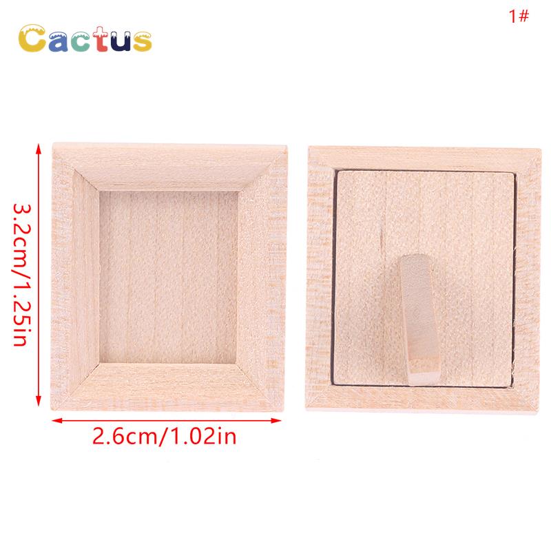 1Pc 1/12 Dollhouse Miniature W - Engraved Wood Frame recension och pris